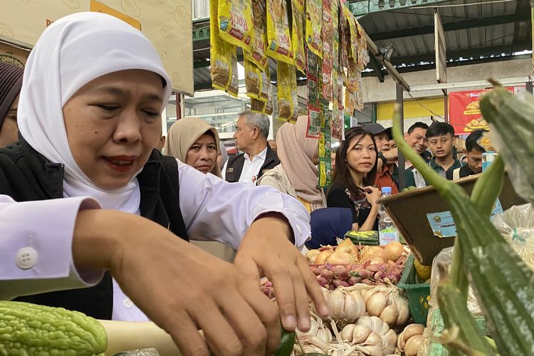 Khofifah Tanggapi Naiknya Harga Bahan Pokok dan Minimnya Pasokan Beras SPHP-MinyaKita di Malang