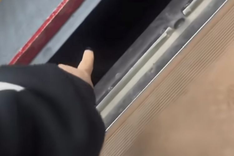 Pria di Bawah Peron Dipergoki Penumpang KRL, Diduga Ngintip Wanita