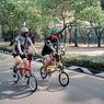 Cantiknya Dian Sastro Bersepeda dengan Brompton Titanium