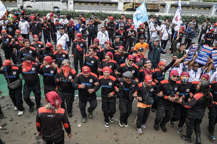 Membangun Indonesia Bukan dengan Buruh Murah