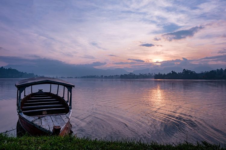 Situ Cileunca, Pangalengan, Kabupaten Bandung, Jawa Barat DOK. Shutterstock