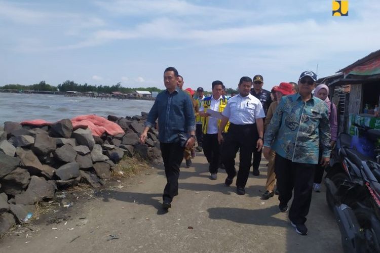 Kementerian PUPR bersama Komisi V DPR RI saat agenda Kunjungan Kerja (Kunker) spesifik di Kabupaten Indramayu, Provinsi Jawa Barat, pada Senin (12/06/2023).