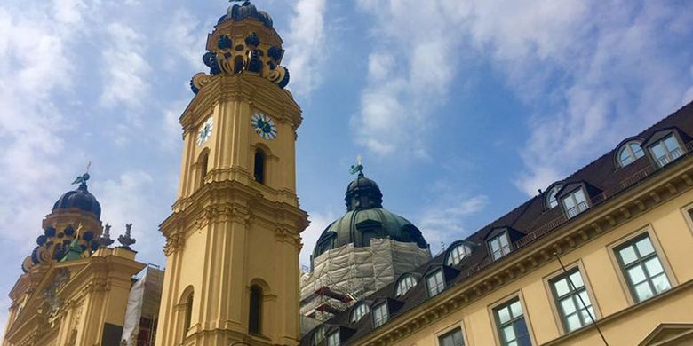 Odeonsplatz di Munich, Jerman, lokasi demonstrasi zaman Hitler.