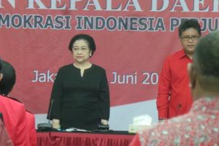 Ketua Umum DPP PDI-Perjuangan Megawati Soekarnoputri saat membuka sekolah partai calon kepala daerah di DPP PDIP, Jakarta, Minggu (28/6/2015).