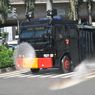 Polres Jakarta Barat bersama Satpol PP dan TNI Lakukan Penyemprotan Disinfektan