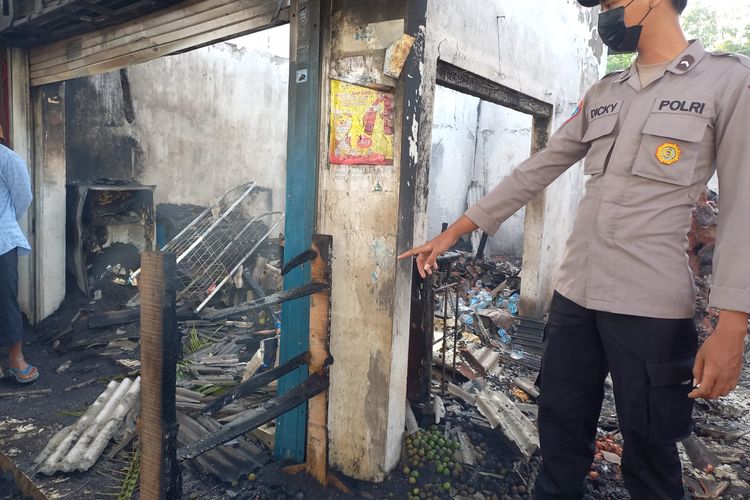 Toko kelontong Mail terbakar setelah dilalap api yang menyambar setelah mengisi bensin ke botol.