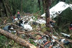 Kotak Hitam Pesawat Dimonim Air yang Jatuh di Gunung Menuk Diamankan