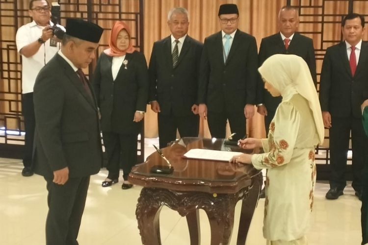 Adela Kanasya Dilantik Jadi Anggota MPR RI Gantikan Adies Kadir