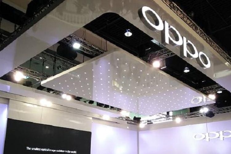 Stand Oppo di MWC 2016, Barcelona, Spanyol.