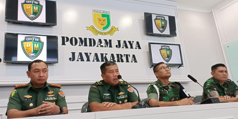 Kadispenad Brigjen TNI Hamin Tohari saat menggelar konferensi pers terkait dugaan kasus penculikan, penganiayaan dan pemerasan yang dilakukan oleh oknum TNI di Kodam Jayakarta, Selasa (29/9/2023).