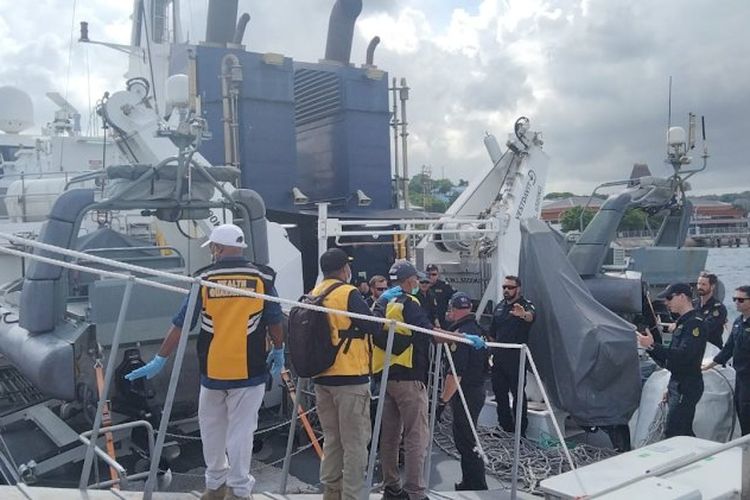 Nelayan Indonesia dipulangkan dari Australia dan tiba di Pelabuhan Tenau Kupang, Nusa Tenggara Timur (NTT), Selasa (9/1/2024) 