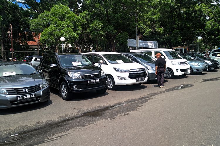 Foto Mobil Bekas Harga Rp Jutaan Bulan Ini