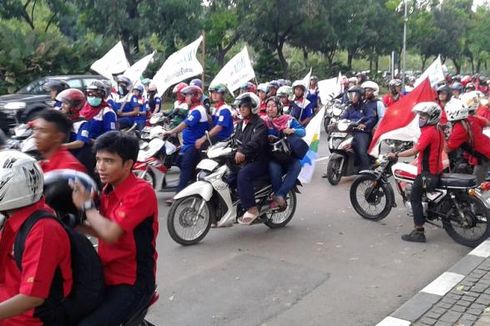Demo Buruh di Balaikota, Arus Lalu Lintas di Jalan Medan Merdeka Barat Macet