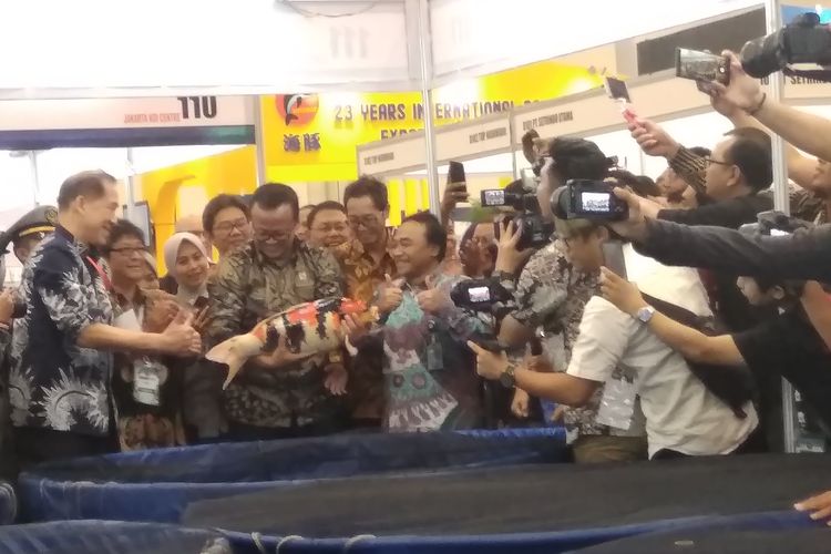 Edhy Prabowo mengunjungi stand peserta di Nusatic 2019, Jumat (29/11/2019).