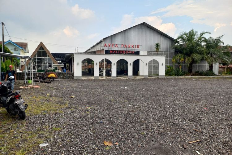 Eks Menara Kopi lokasi pengganti TKP ABA, masih belum beroperasi karena masih dalam tahap pembersihan oleh jukir dan pedagang senin (9/6/2025).