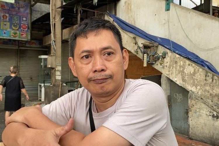 Daryono (50), pedagang Pasar Kue Subuh Senen Jaya, Jakarta Pusat pada Kamis (12/1/2023) mengatakan para pedagang mulai merangkak dari keterpurukan selama pandemi Covid-19.  