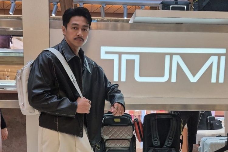 3 Kriteria Memilih Tas ala Deva Mahenra, Utamakan Fungsi daripada Sekadar Gaya