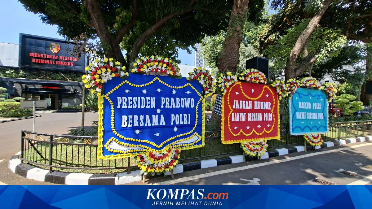 Karangan Bunga Tanpa Identitas Berisi Dukungan untuk Polri Muncul di Polda Metro