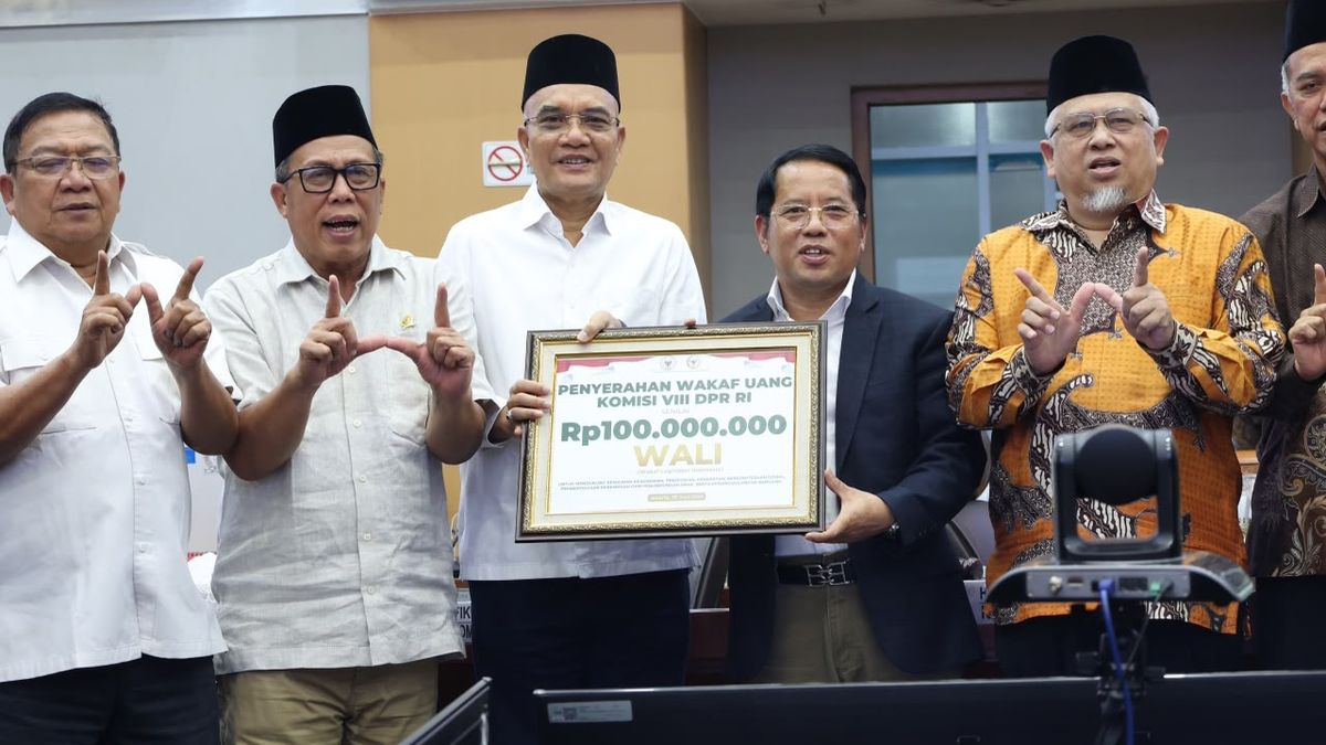 DPR dan BWI Luncurkan Wakaf Uang Legislator, Komisi VIII Awali Wakaf Rp 100 Juta