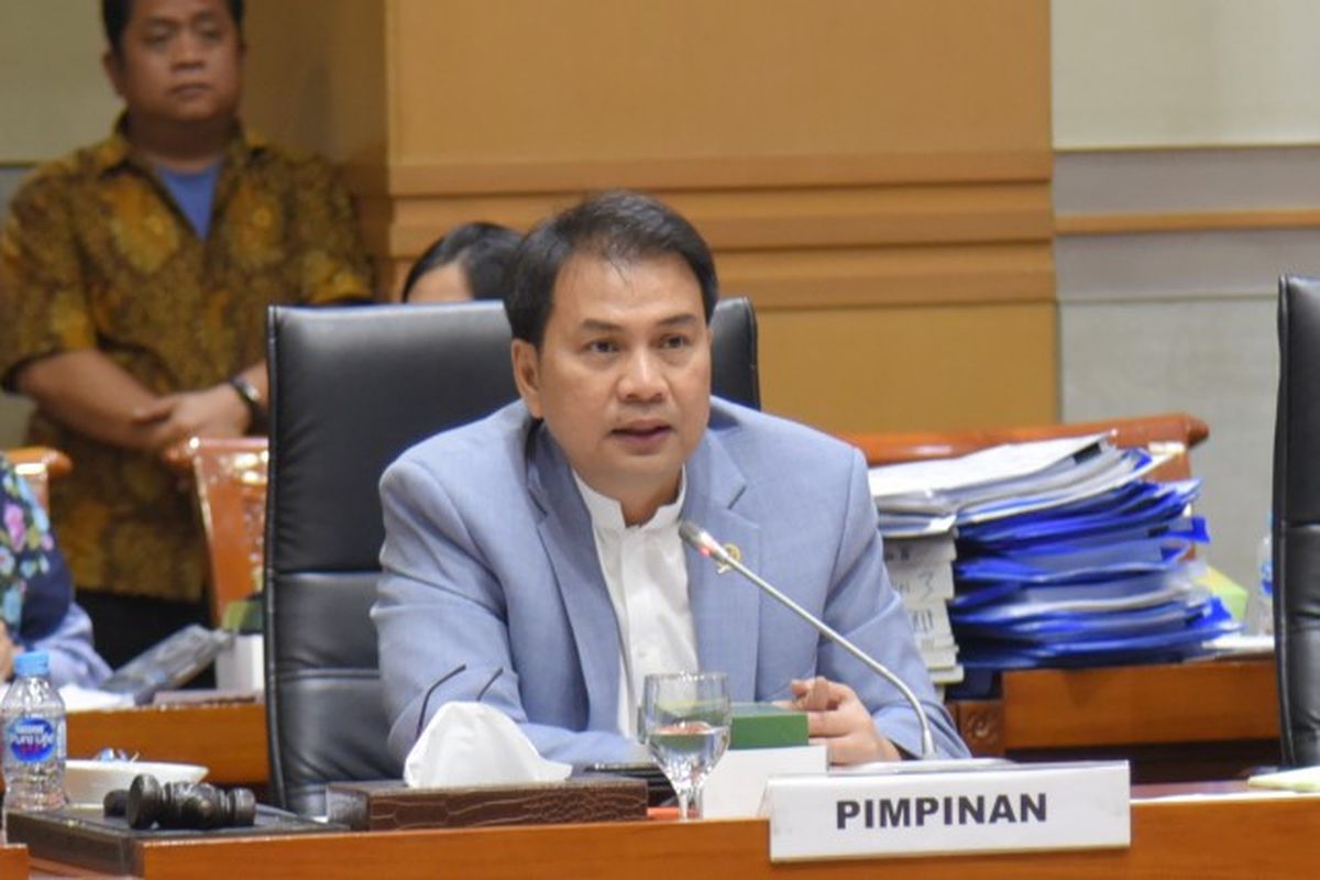 Ketua Komisi III DPR RI Aziz Syamsuddin saat memimpin jalannya sidang penentuan komisioner KPK periode 2019-2023, Jakarta, Kamis (12/9/2019)