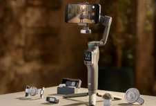 DJI Osmo Mobile 8P Meluncur, Gimbal yang Punya Layar Lepas-pasang 