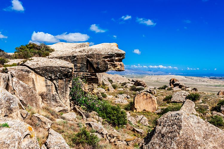 Gugusan Batu Bersejarah di Gobustan, Azerbaijan.