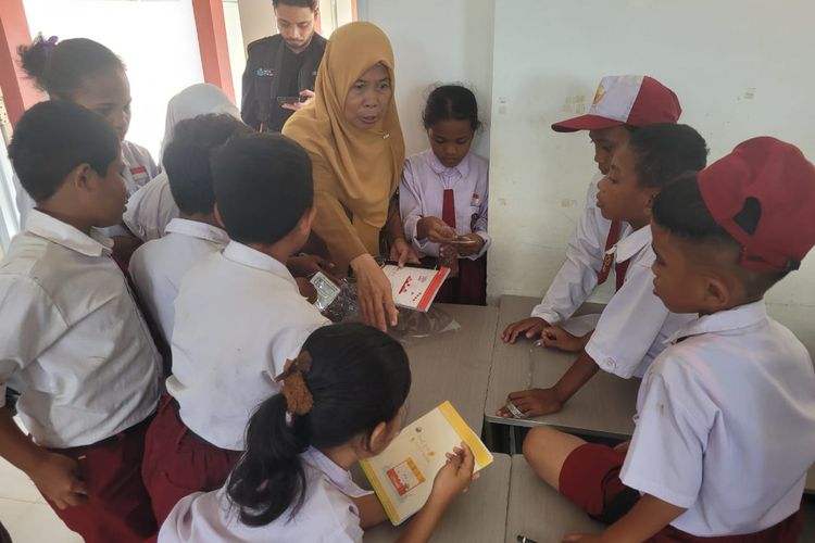 Saat Anak-anak TKI di Sebatik Lebih Pilih Buku dan Pulpen ketimbang Jajanan