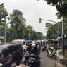 Pohon Tumbang di Depan Stasiun Universitas Pancasila, Lalu Lintas yang Sempat Macet kini Sudah Terurai