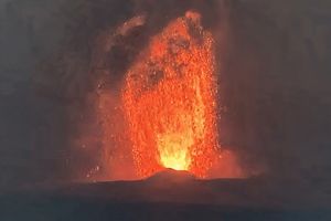 Erupsi Anak Krakatau Meningkat, Badan Geologi: Tak Otomatis Akan Terjadi Lebih Besar