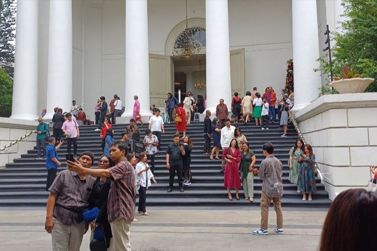 Ibadah Kebaktian Natal di GPIB Immanuel, Gambir, Jakarta Pusat, untuk sesi pertama akhirnya selesai, Senin (25/12/2023). 