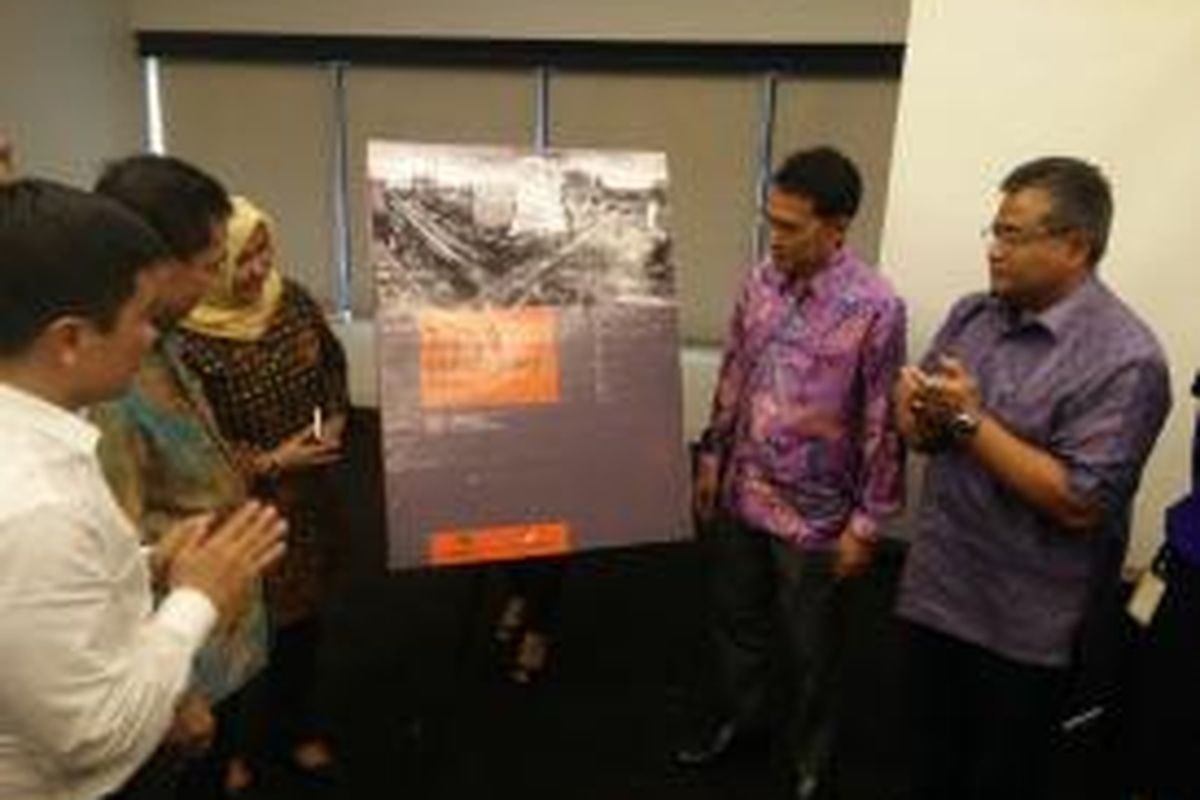 Realestate Indonesia (REI) meluncurkan direktori berisi daftar nama, alamat, dan nomor telepon pengembang REI se-Indonesia, di Intiland Tower, Jakarta, Selasa (5/5/2015).
