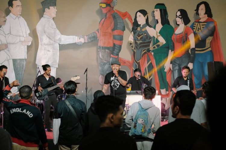 BASP menghadirkan karya mural di flyover Manahan Solo. 