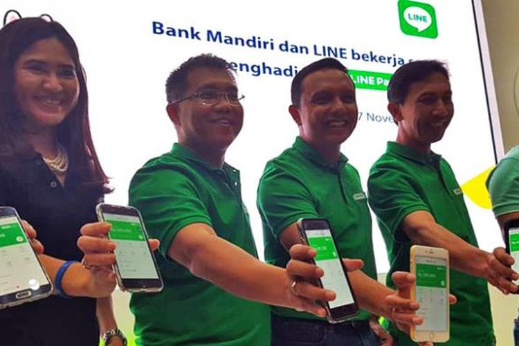Jajaran petinggi Line dan Bank Mandiri di peluncuran Lien Pay E-cash di Jakarta, Senin (7/11/2016).