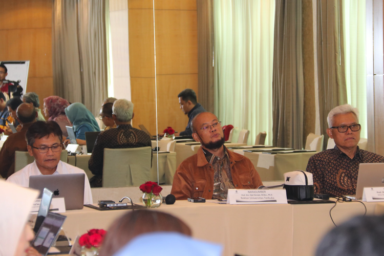 UT menggelar FGD hibrid pada Rabu, 3 April 2024, di Hotel Mulia Senayan, Jakarta Pusat dengan tajuk Pendanaan PTN-BH Universitas Terbuka Tahun 2024.