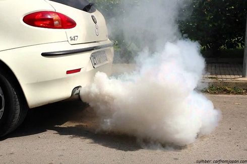 Knalpot Keluarkan Asap Putih, Tanda Mobil Mesin Diesel Bermasalah?