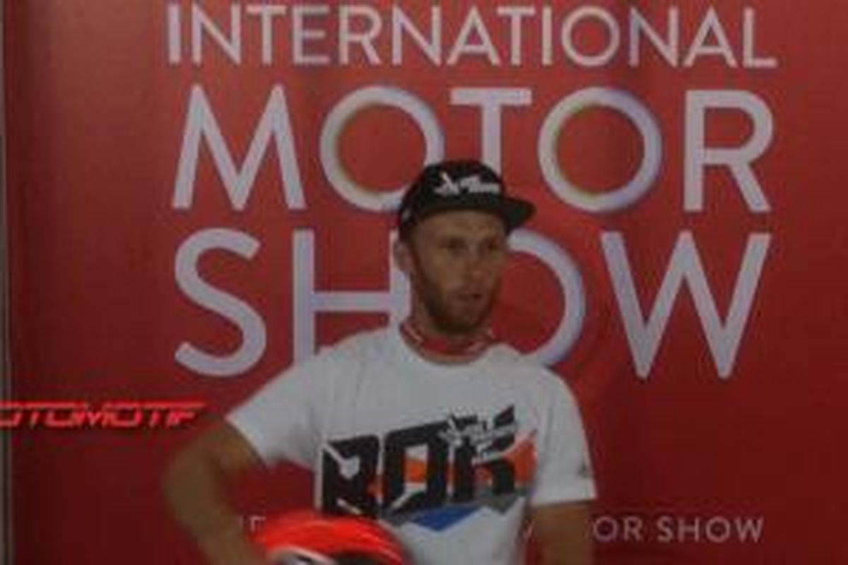 Stunt Rider, Rok Bagoros siap meriahkan IIMS 2015.