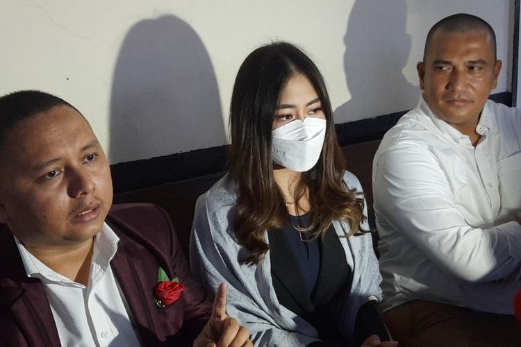 Terdakwa Ayu Thalia menghadiri sidang beragendakan pembacaan vonis di Pengadilan Negeri (PN) Jakarta Utara, Kamis (5/1/2023). 