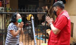 Peduli Korban Banjir Jakarta, Telkom Salurkan Ratusan Paket Bantuan