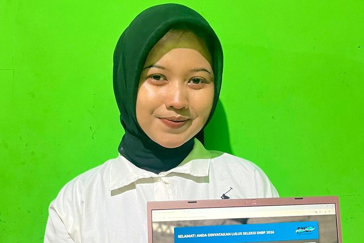 Usia 14 Tahun, Alvira Lulusan SMK yang Lolos Farmasi Unair Jalur SNBP 2026