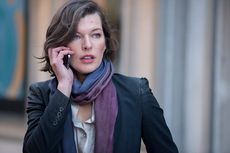 Sinopsis Film Survivor, Aksi Milla Jovovich Hentikan Teror Bom