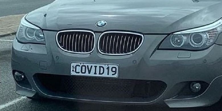 Inlah mobil BMW dengan pelat COVID19 yang menjaid perhatian karena terpakir di Bandara Adelaide, Australia.