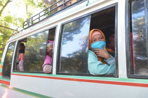 Kawasan Wisata Lombok Barat Tutup, Ratusan Kendaraan hendak Berkunjung Dipaksa Putar Balik