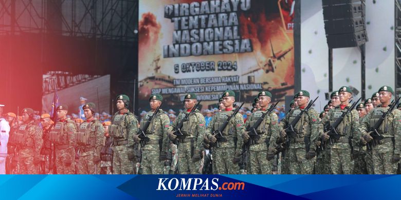 1.500 Drone Terbang Bentuk Formasi 3 Matra Saat HUT TNI di Monas