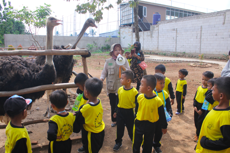 Elite Park Zoo Serang, Banten obyek wisata berupa mini zoo yang berisi koleksi satwa langka dan beragam wahana