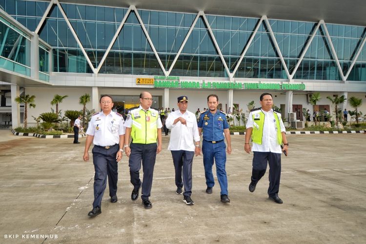 Menteri Perhubungan Budi Karya Sumadi melakukan inventaris pada Bandara Aji Muhammad Sulaiman Sepinggan, Balikpapan.