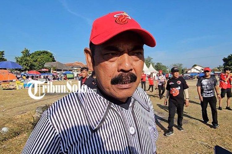 Ketua DPC PDIP Kota Solo FX Hadi Rudyatmo saat ditemui di Alun-alun Selatan, Solo, Minggu (30/7/2023). 