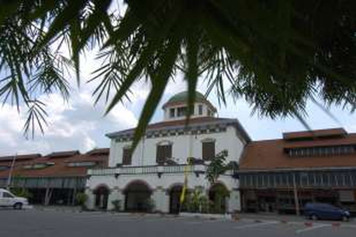 Stasiun Tawang, Kota Semarang, Jawa Tengah, Senin (30/8/2010). Stasiun yang dirancang arsitek Belanda, JP de Bordes, itu dibangun sekitar tahun 1914 dan kini masih dapat dinikmati keindahannya.