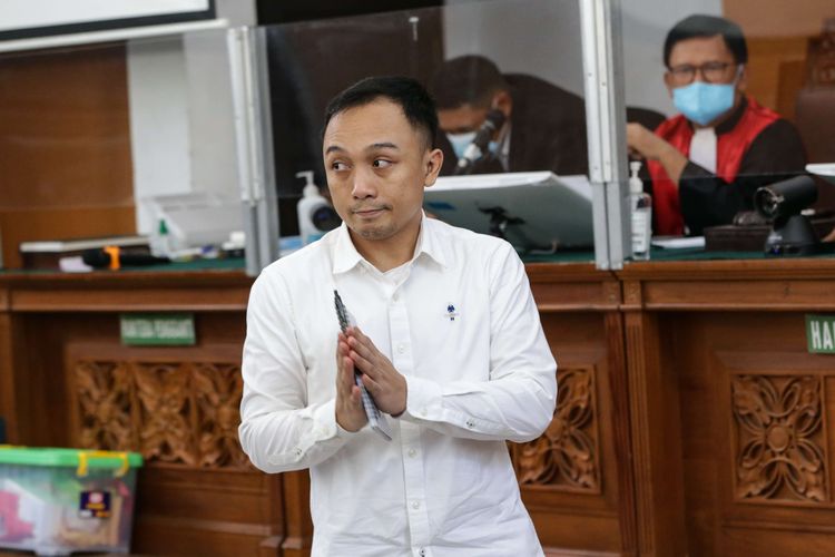 Terdakwa kasus pembunuhan berencana Brigadir J, Ricky Rizal menjalani sidang di Pengadilan Negeri Jakarta Selatan, Senin (12/12/2022). Putri Candrawathi menjadi saksi dalam sidang kali ini.
