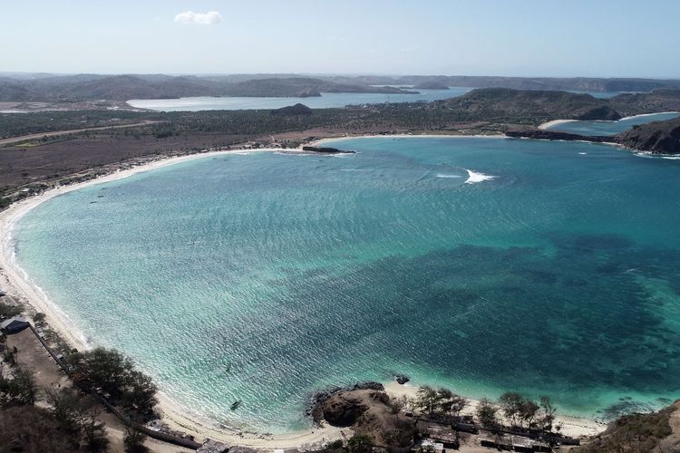 Lanskap Bukit Merese, Lombok Tengah, NTB, Minggu (4/8/2019). Bukit Merese merupakan salah satu destinasi wisata di Lombok Tengah untuk menyaksikan matahari terbenam.