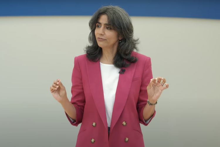 Vice President and General Manager of Google Workspace, Aparna Pappu, dalam ajang Google I/O 2024, saat menyampaikan presentasi soal kehadiran Gemini AI ke layanan Google Workspace